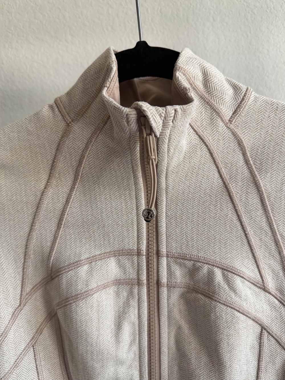 lululemon Define Cropped Jacket
*Herringbone (4) - Picture 5 of 8